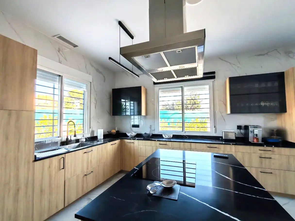 Cocina de Casa o chalet en venta en Elche / Elx con Aire acondicionado, Calefacción y Jardín privado
