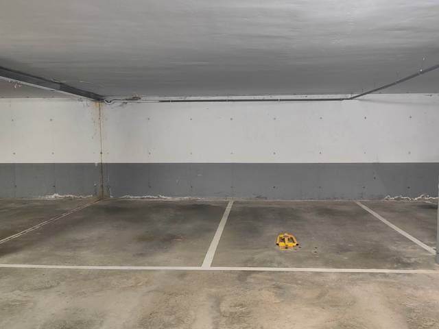 Garaje en Alquiler en Calle Jerónimo Soriano, 3 en Ensanche - Fuenfresca