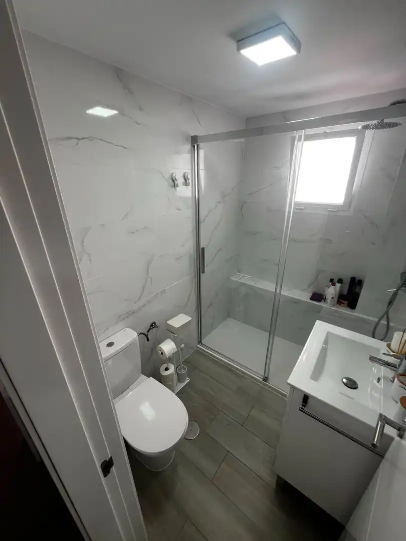 Bathroom of Flat for sale in Fuengirola  with Private garden, Terrace and Furnished