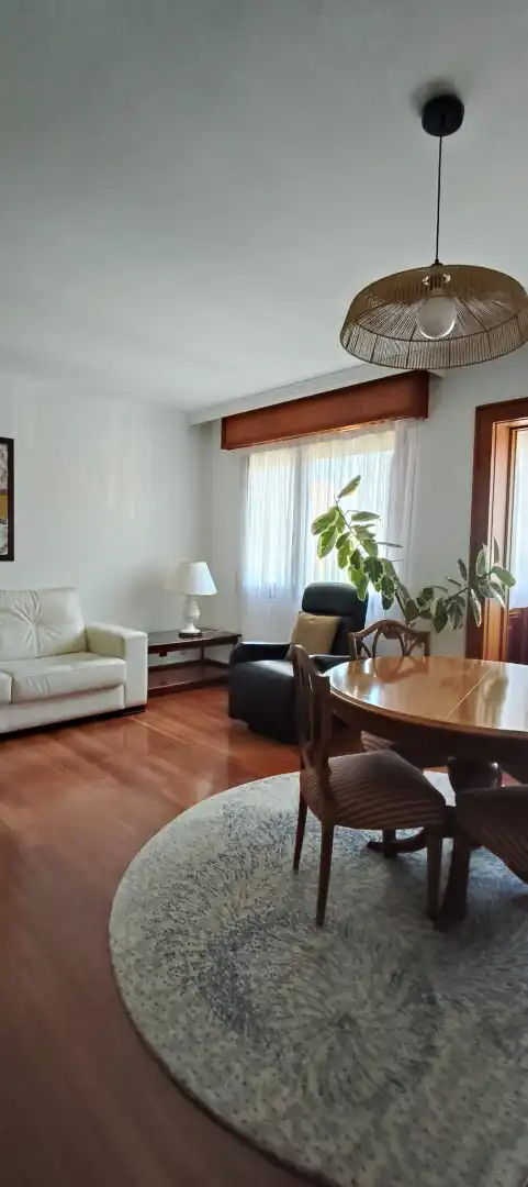 Sala d'estar de Pis de lloguer en Getxo  amb Terrassa, Moblat i Balcó