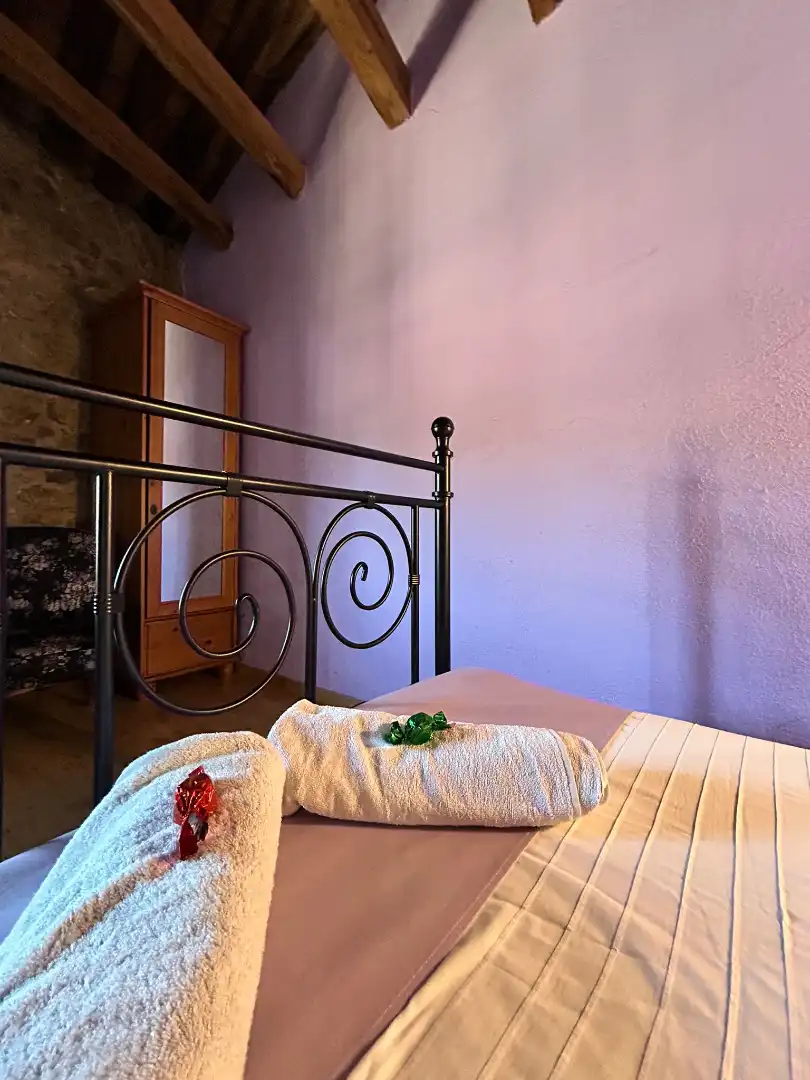 Habitación de Finca rústica en venta en Alpens con Calefacción, Parquet y Amueblado