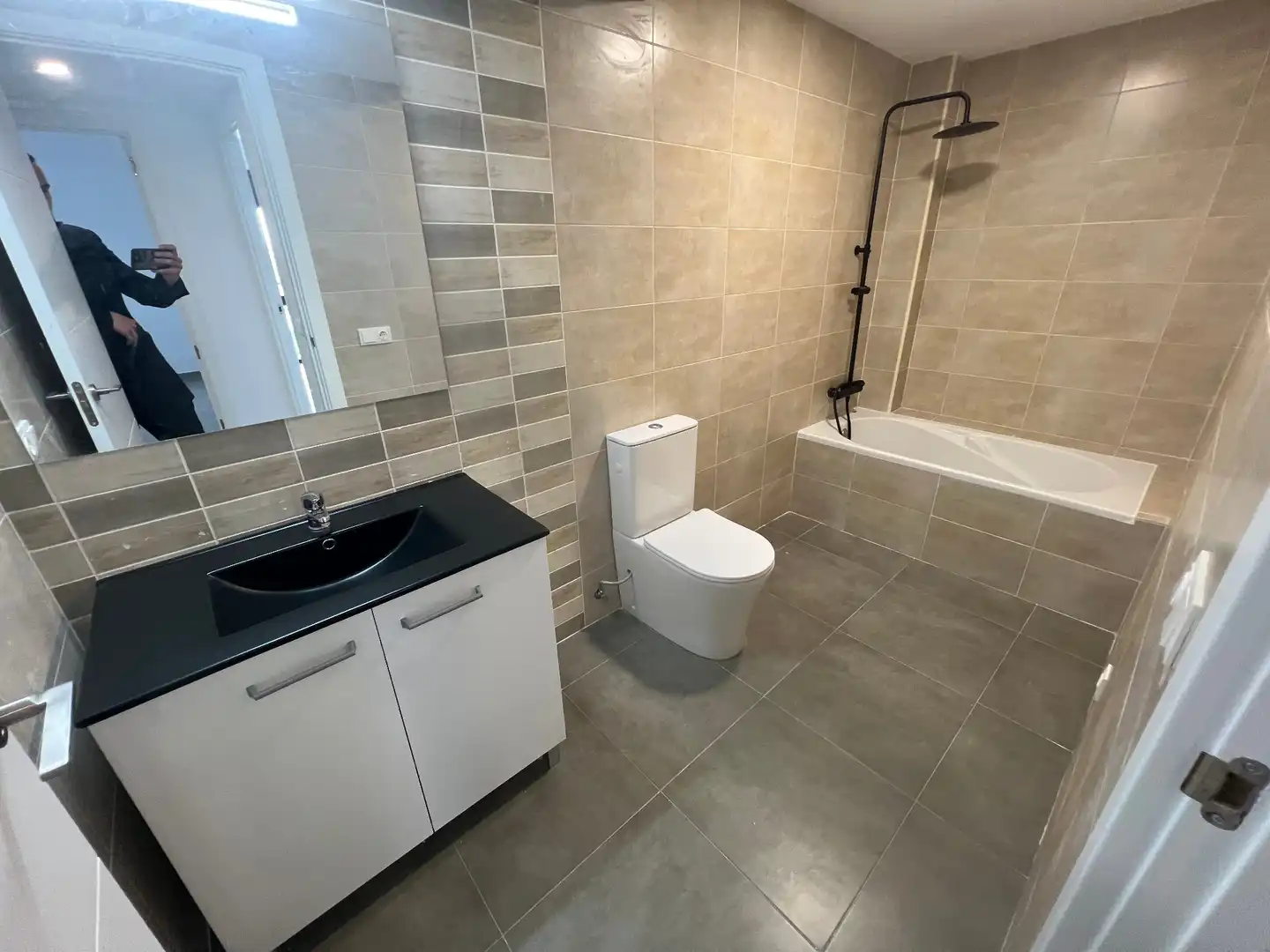 Badezimmer von Wohnung zum Verkauf in La Fuliola mit Klimaanlage, Heizung und Abstellraum