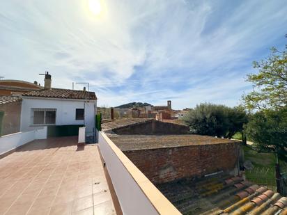 Vista exterior de Casa adosada en venda en Palamós amb Calefacció, Jardí privat i Terrassa
