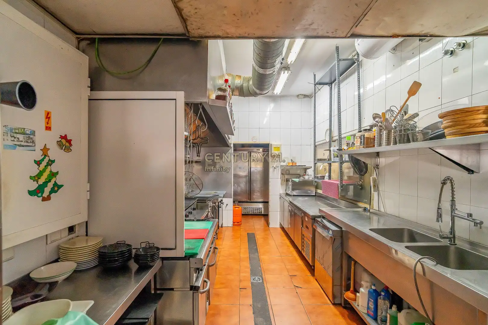 Cocina de Local en traspaso en Fuengirola con Aire acondicionado y Alarma