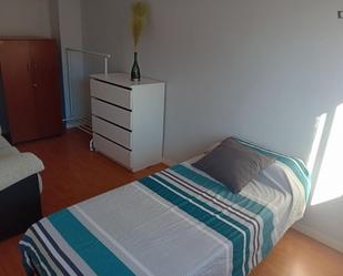 Dormitori de Apartament per a compartir en  Madrid Capital amb Aire condicionat, Calefacció i Moblat