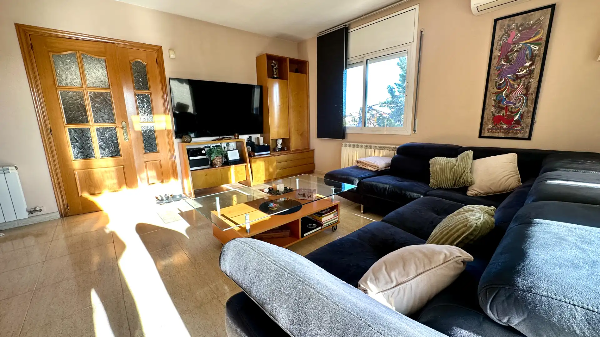 Sala d'estar de Casa o xalet en venda en Rubí amb Aire condicionat, Calefacció i Jardí privat