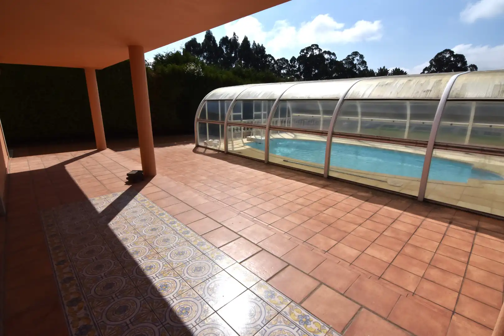 Piscina de Casa o chalet en venta en Bergondo con Calefacción, Jardín privado y Parquet