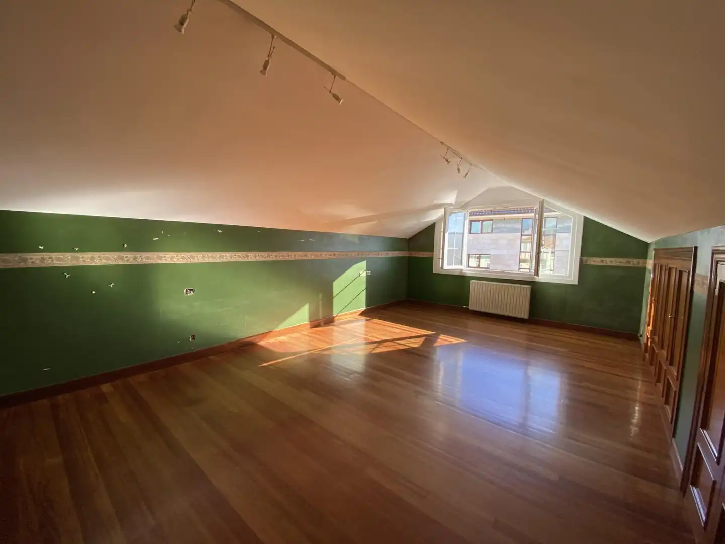 Casa adosada en venta en Loiu con Calefacción, Jardín privado y Terraza