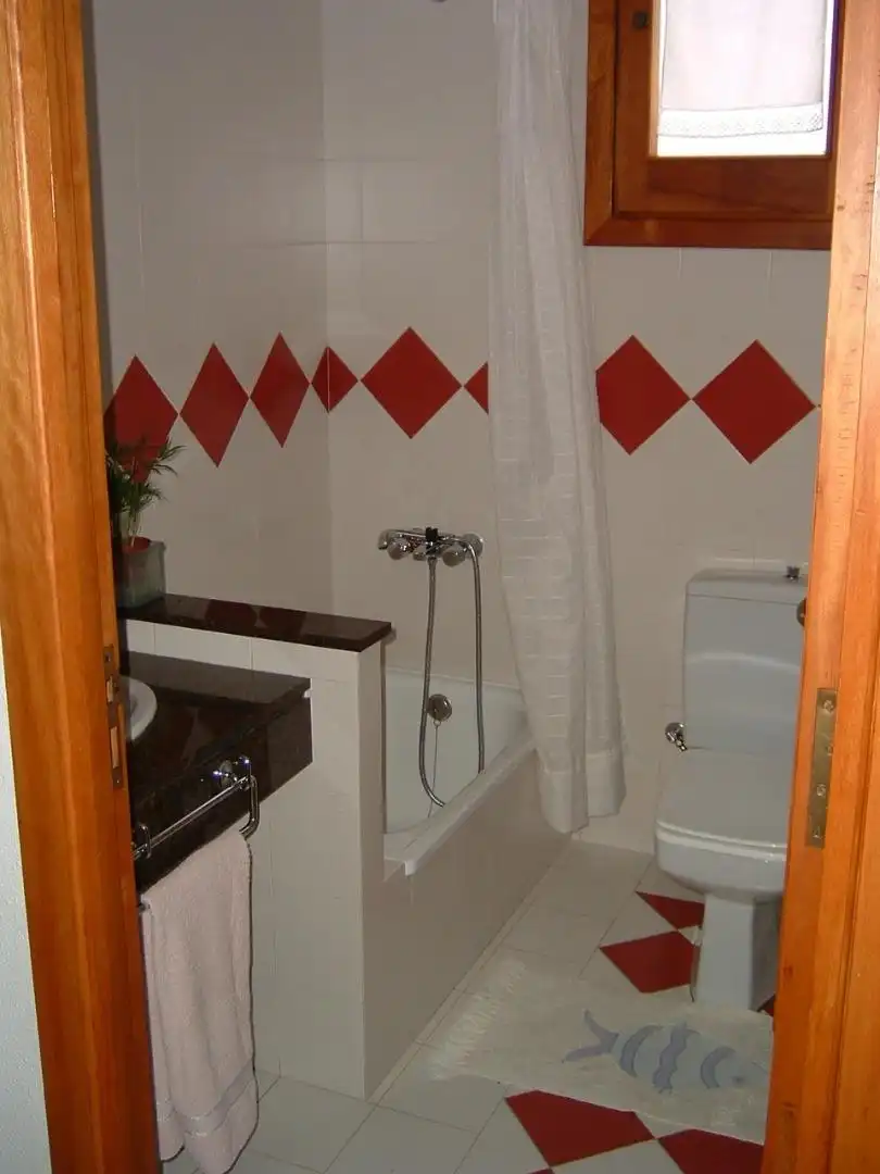 Badezimmer von Haus oder Chalet zum Verkauf in Tortosa mit Klimaanlage, Heizung und Privatgarten