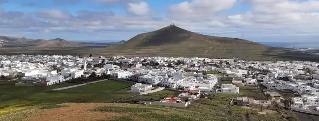 Vista exterior de Piso en venta en San Bartolomé
