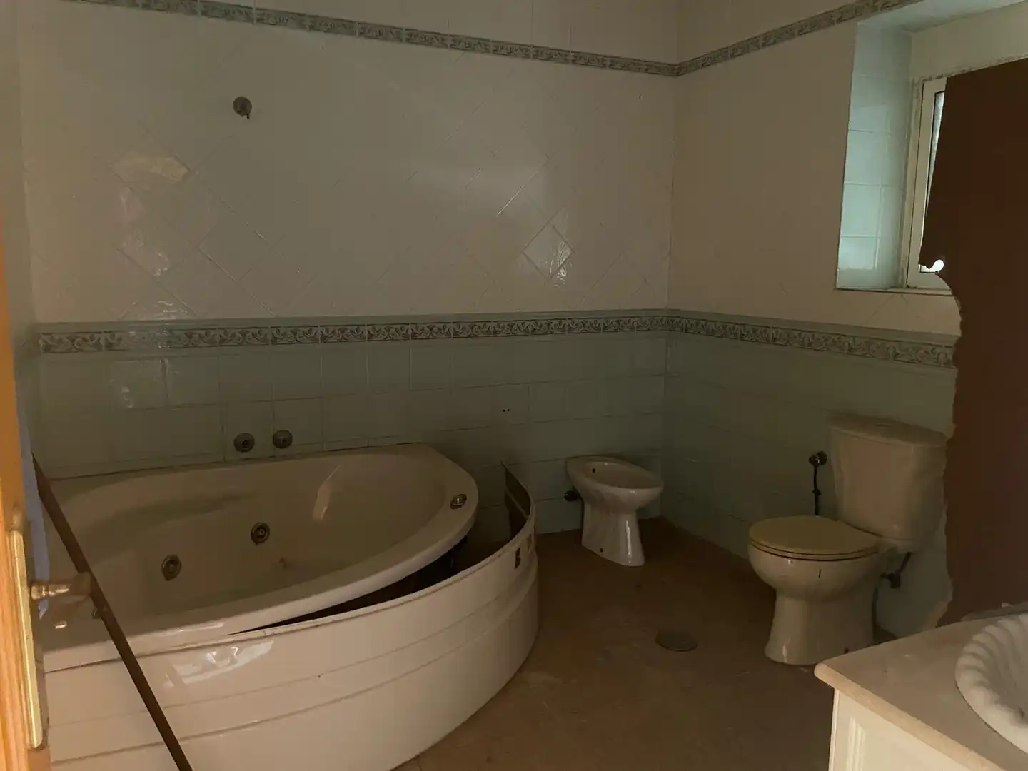 Badezimmer von Einfamilien-Reihenhaus zum Verkauf in Cartagena mit Klimaanlage und Terrasse
