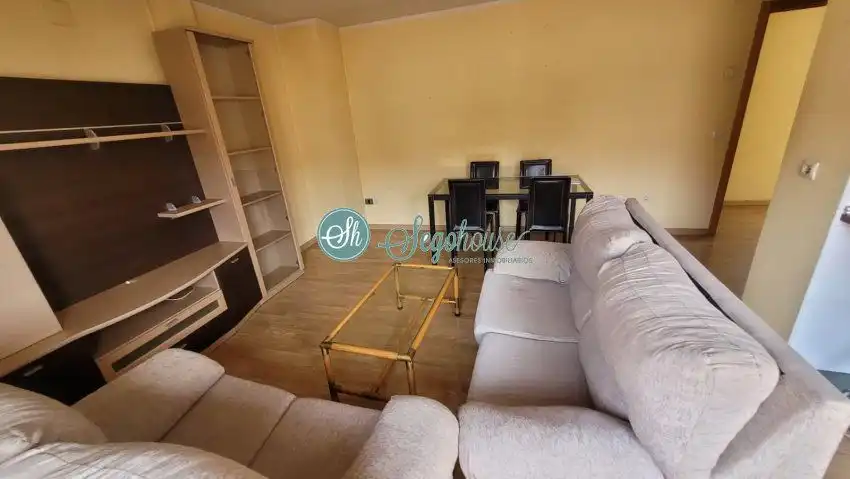 Wohnzimmer von Wohnungen zum Verkauf in Espirdo mit Heizung, Möbliert und Balkon
