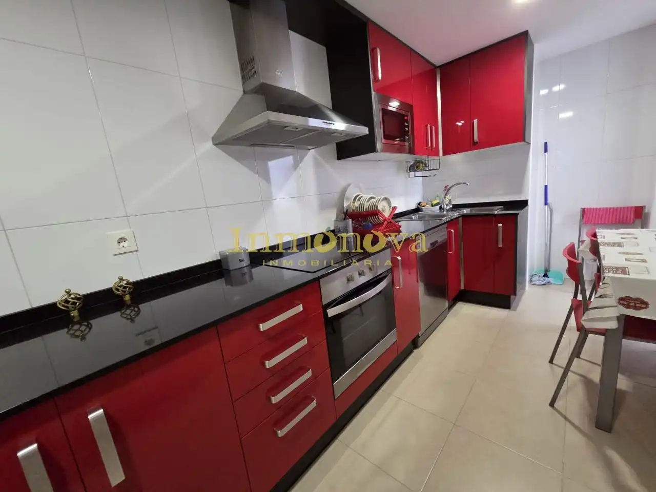 Cocina de Piso en venta en O Porriño   con Calefacción, Trastero y Amueblado