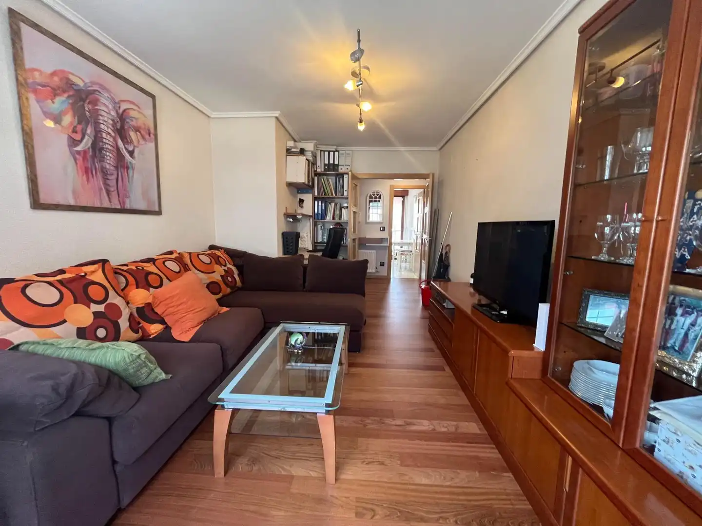 Sala d'estar de Pis en venda en Colindres amb Calefacció, Terrassa i Moblat