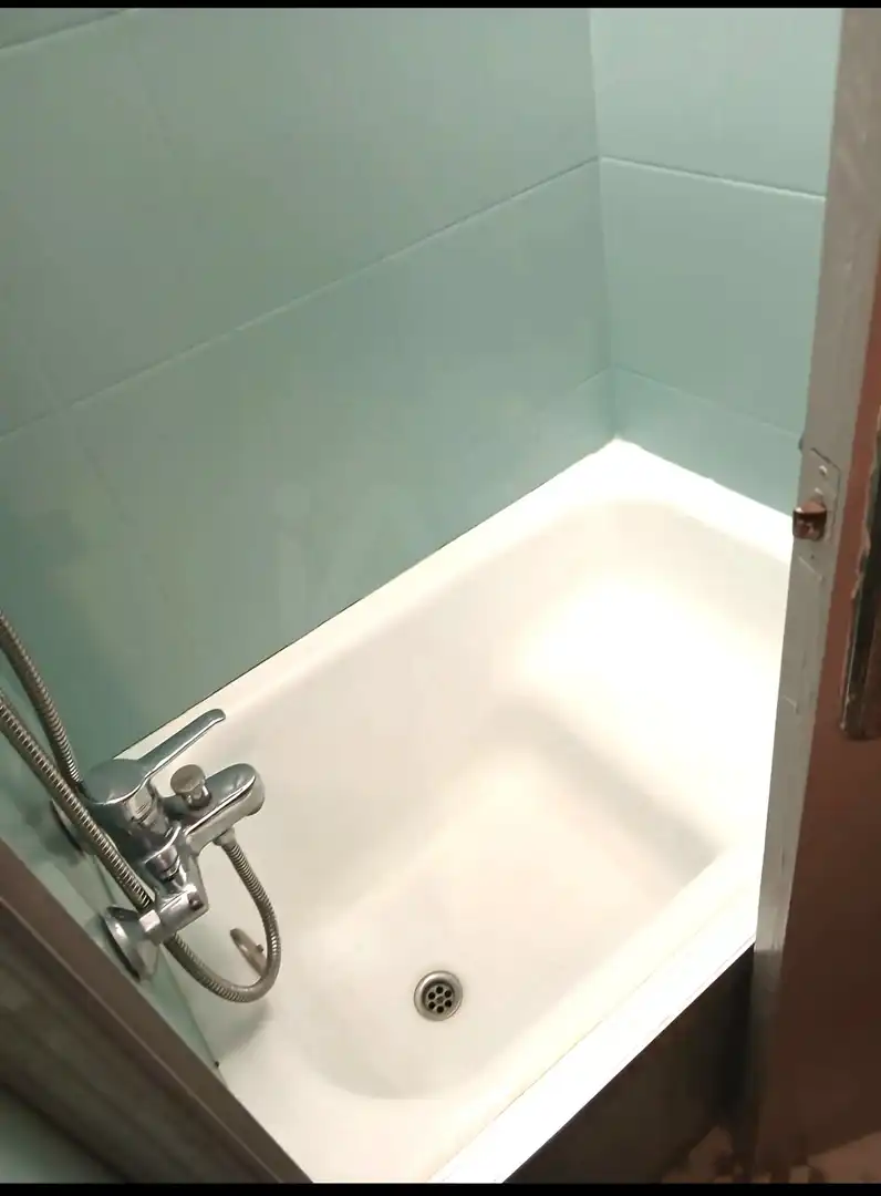Badezimmer von Wohnung zur Miete in Salou mit Klimaanlage und Terrasse