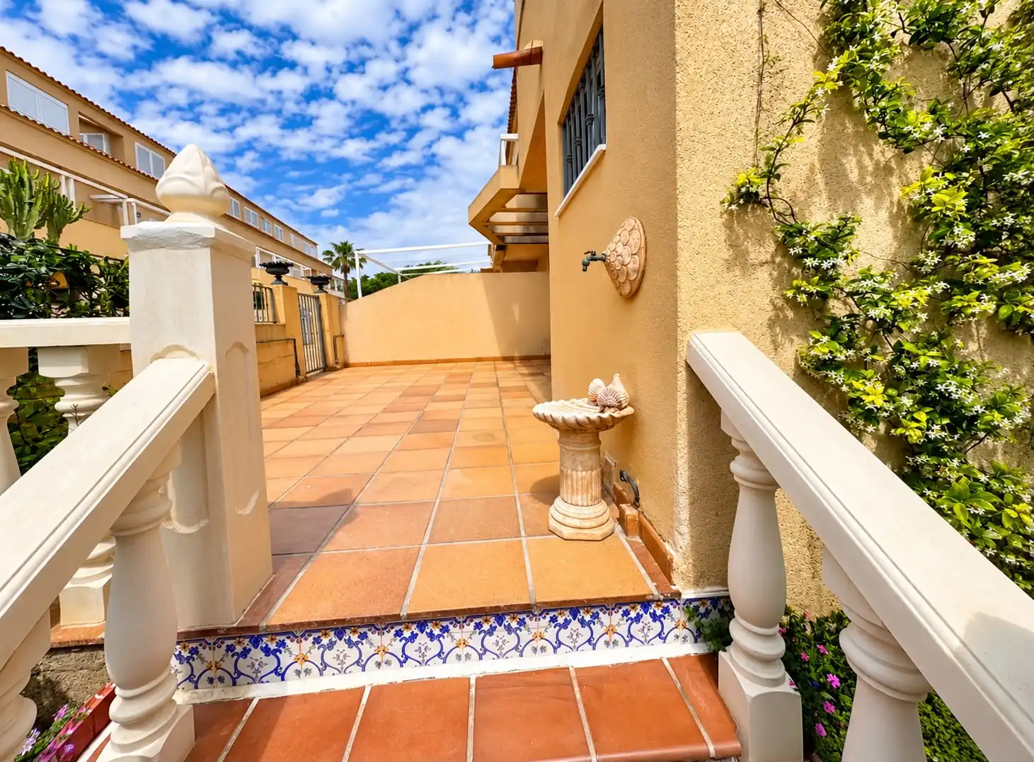 Terraced house with terrace for sale in Calle Versalles 7, imagen 6