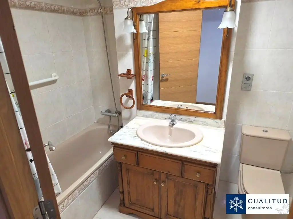 Baño de Piso en venta en Vila-real con Aire acondicionado, Parquet y Terraza