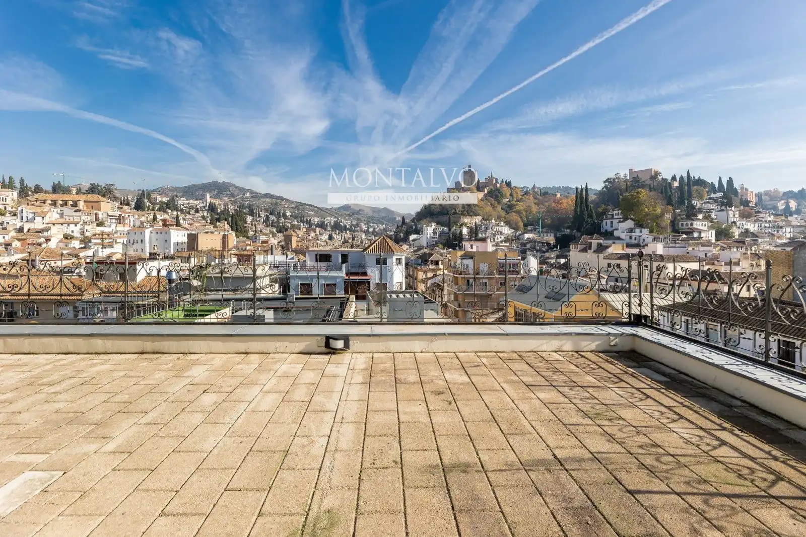 Vista exterior de Ático en venta en Granada con Aire acondicionado y Terraza