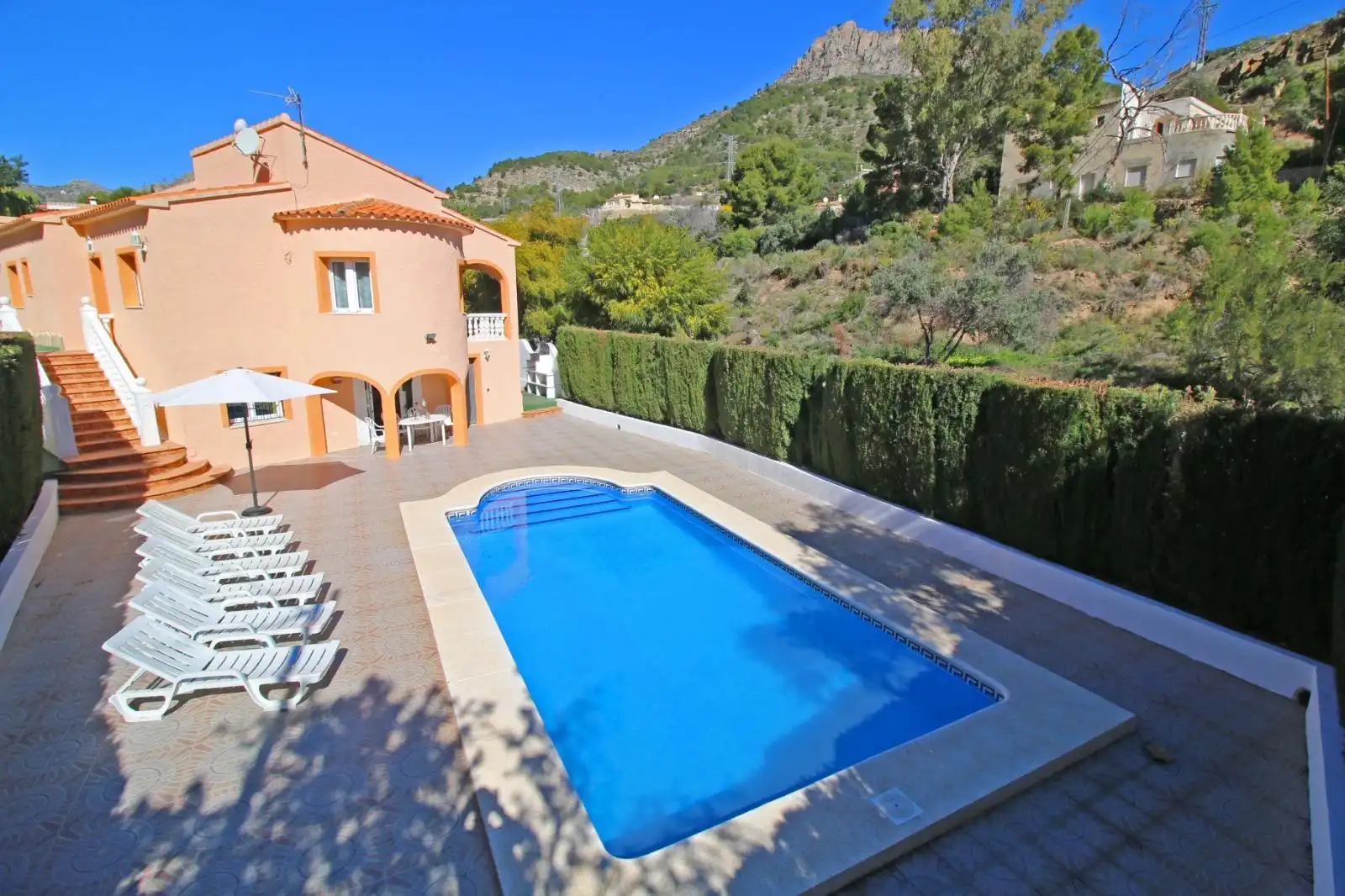 Chalet con piscina en venta en Maryvilla, imagen 2