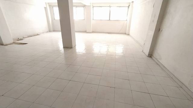 Local comercial en Venta en Parque Ayala - Jardín de la Abadía - Huelín