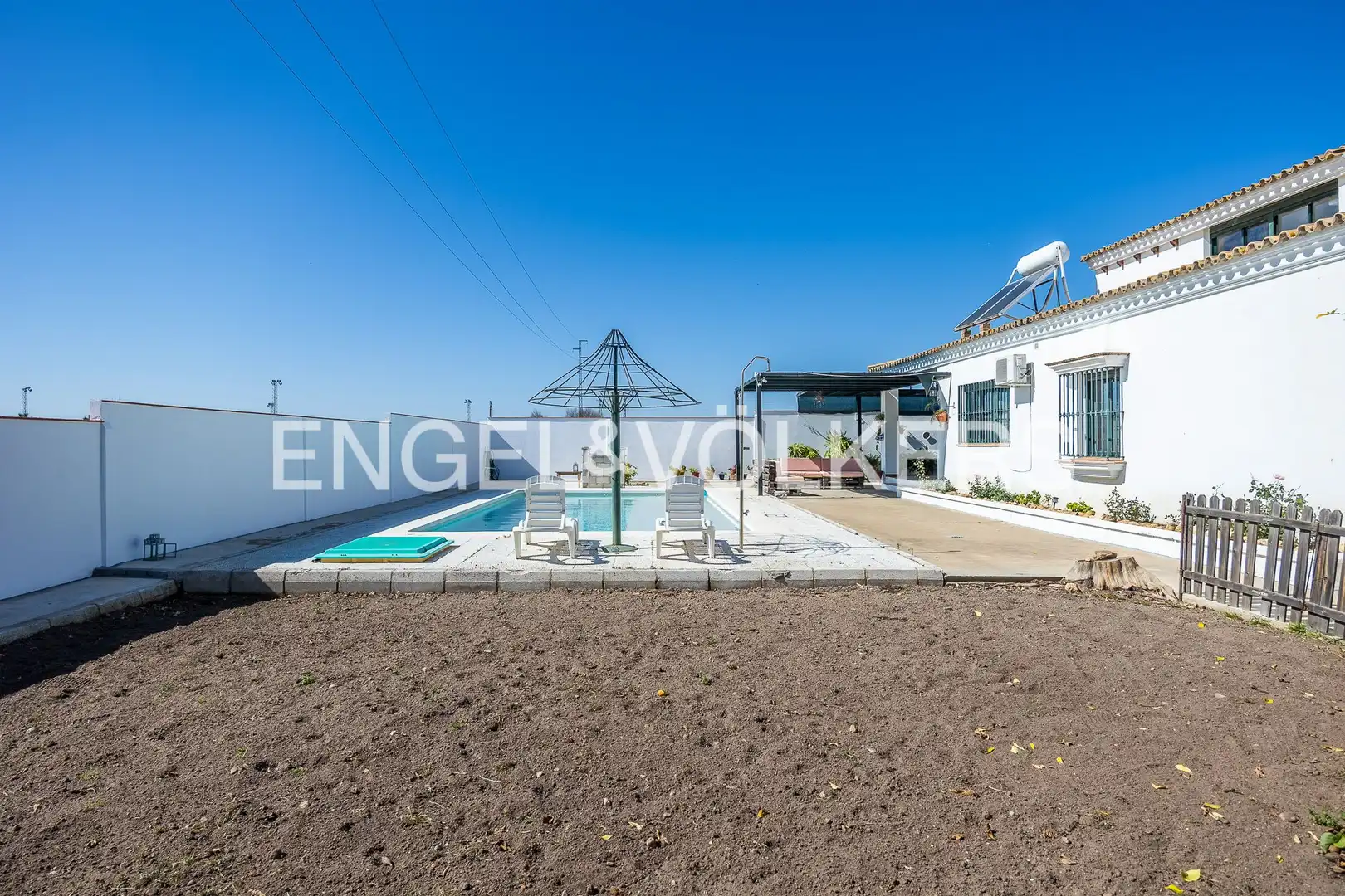 Vista exterior de Casa o chalet en venta en Castilleja del Campo con Aire acondicionado, Calefacción y Jardín privado