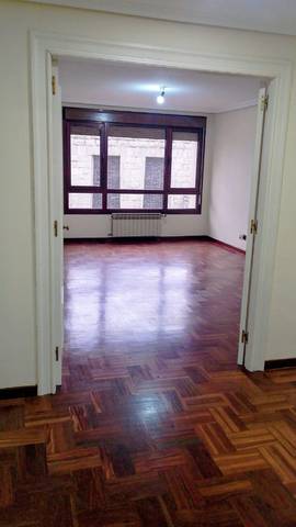 Piso en Alquiler en Calle Pérez de la Sala, 33 en Auditorio - Seminario - Parque de Invierno