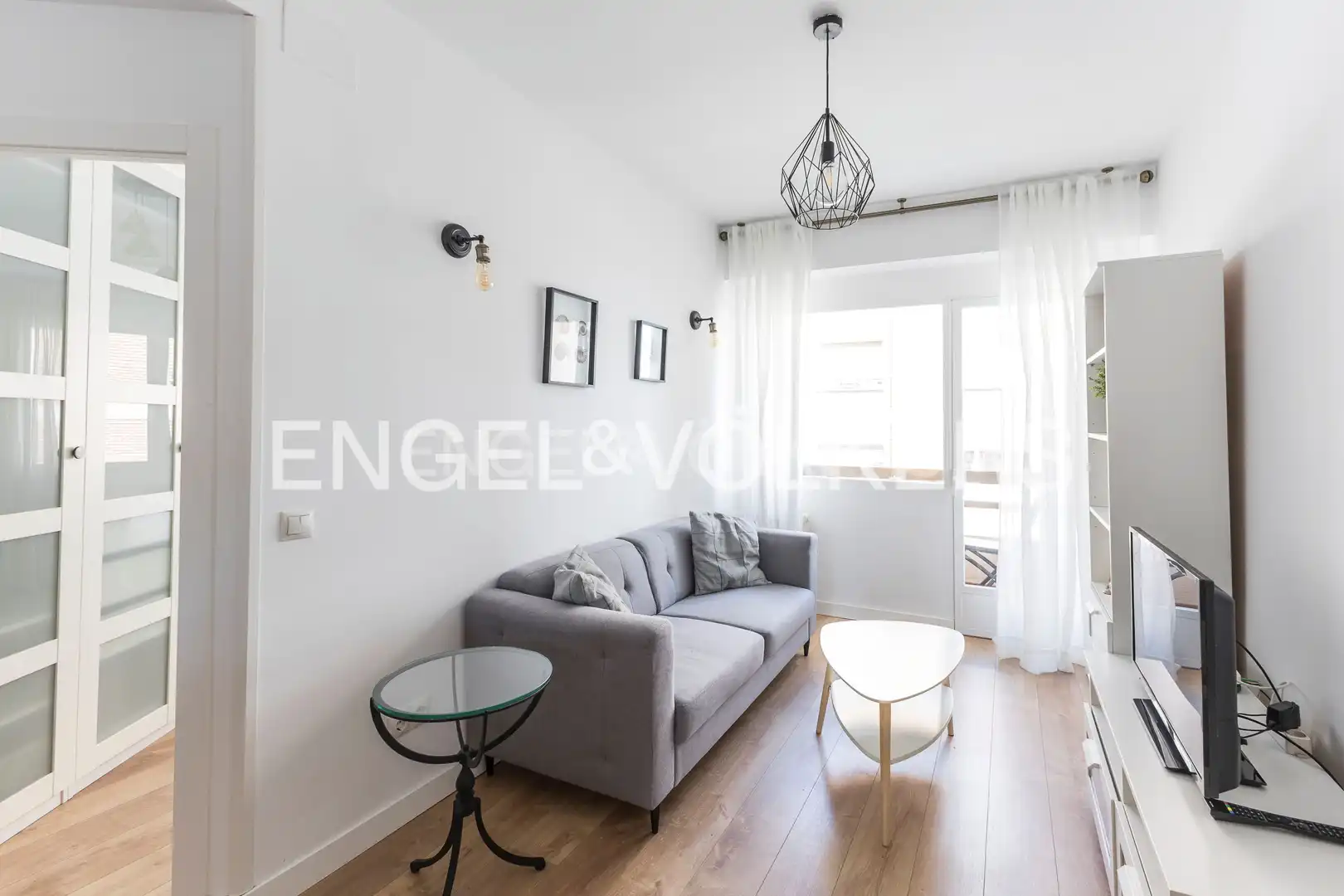 Living room of Flat for rent in Madrid  with Air Conditioner, Heating and Furnished