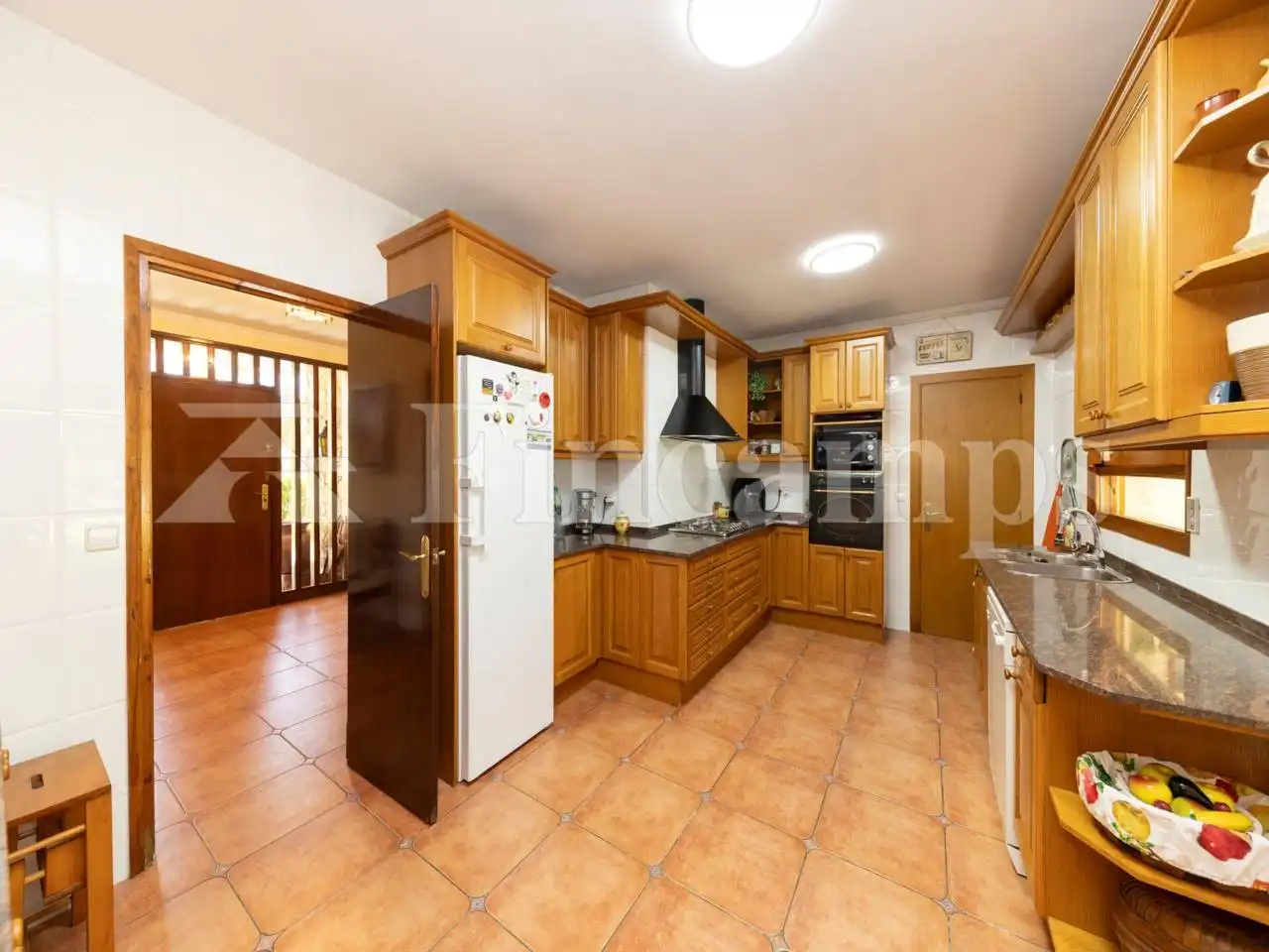 Küche von Haus oder Chalet zum Verkauf in Cerdanyola del Vallès mit Klimaanlage, Heizung und Privatgarten