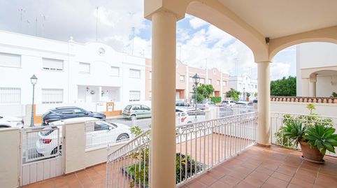 Foto 3 de Casa adosada en venta en Consolación, Utrera