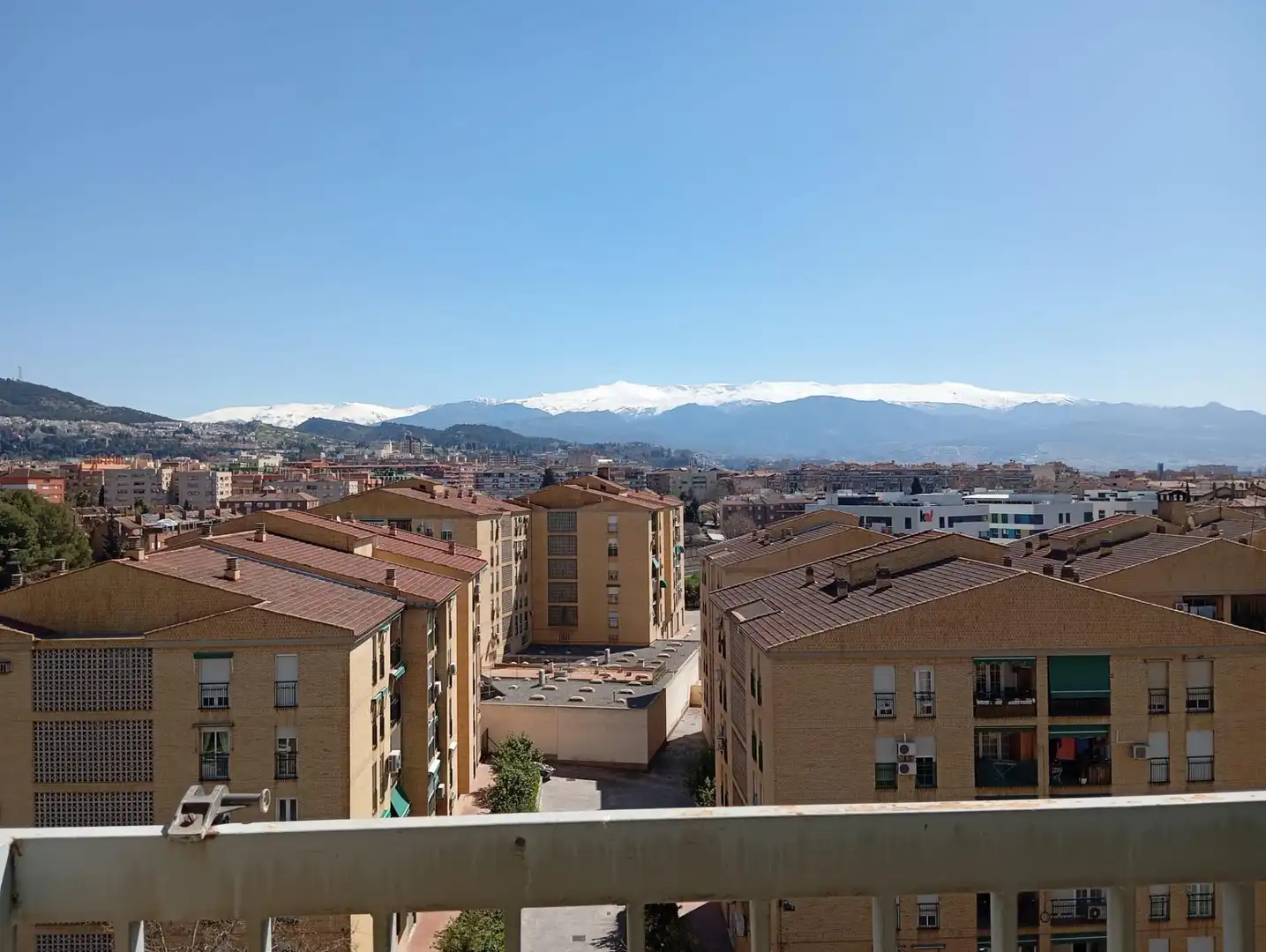 Vista exterior de Piso en venta en Granada