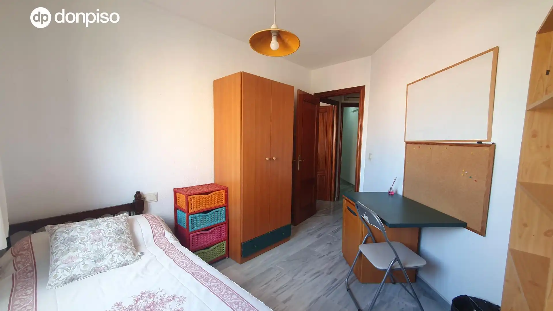 Bedroom of Flat for rent in Granada  with Air Conditioner, Heating and Terrace