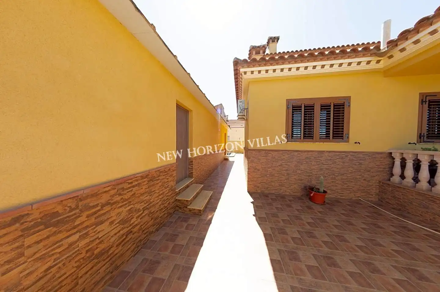 Vista exterior de Casa o xalet en venda en Zurgena amb Aire condicionat, Terrassa i Piscina