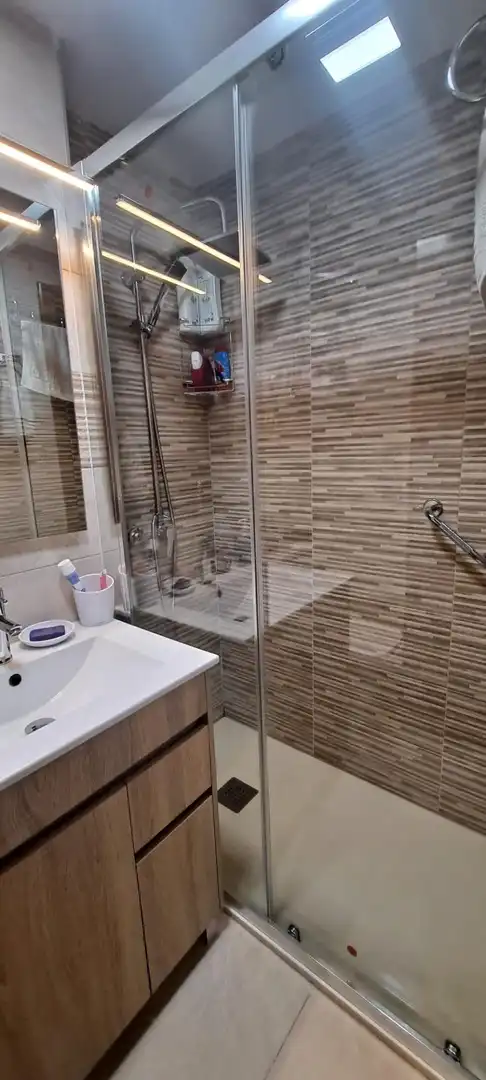 Bathroom of Flat for rent in Salamanca  with Heating, Terrace and Furnished
