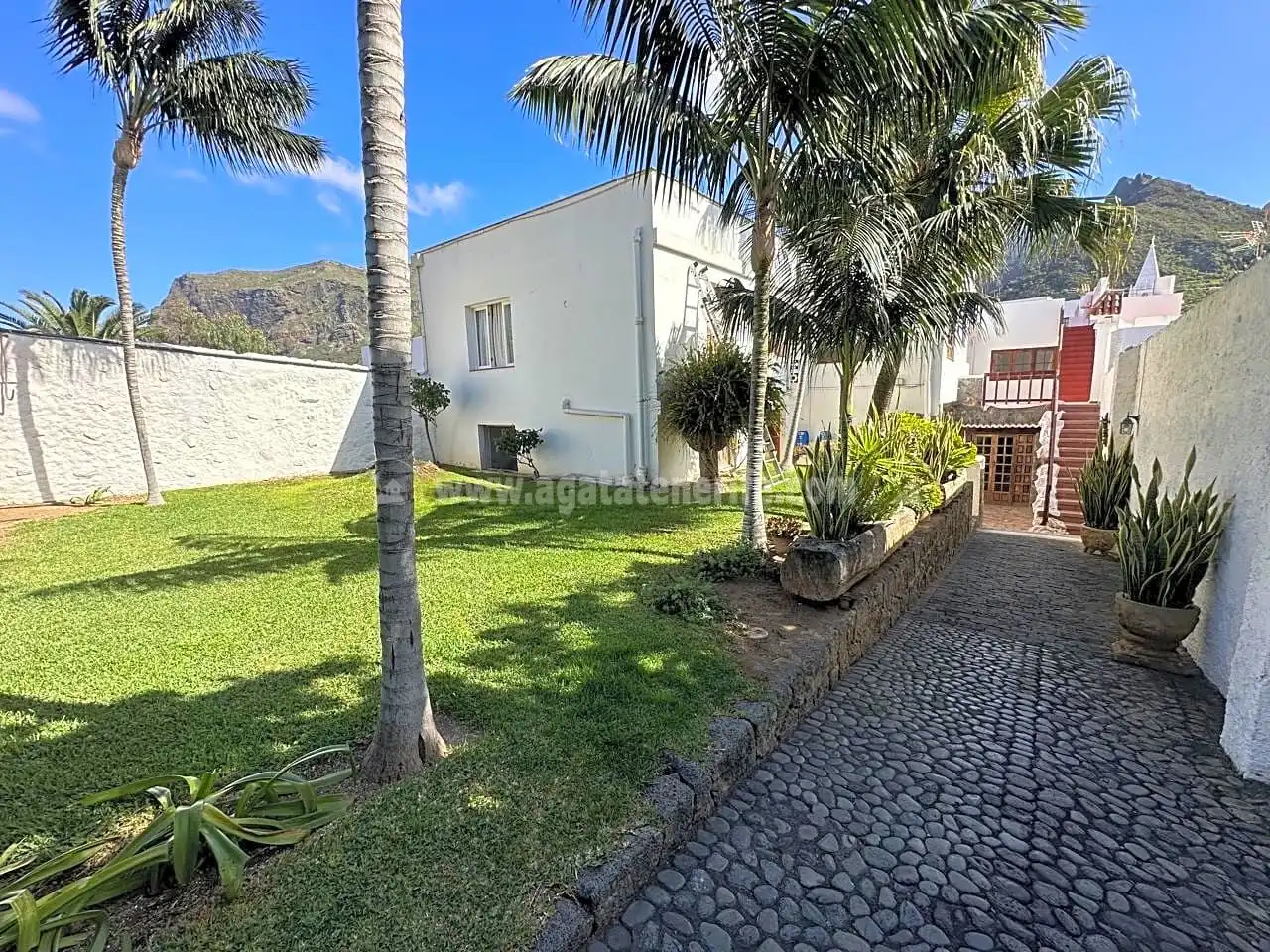 Vista exterior de Casa o chalet en venta en Los Silos con Aire acondicionado, Jardín privado y Terraza