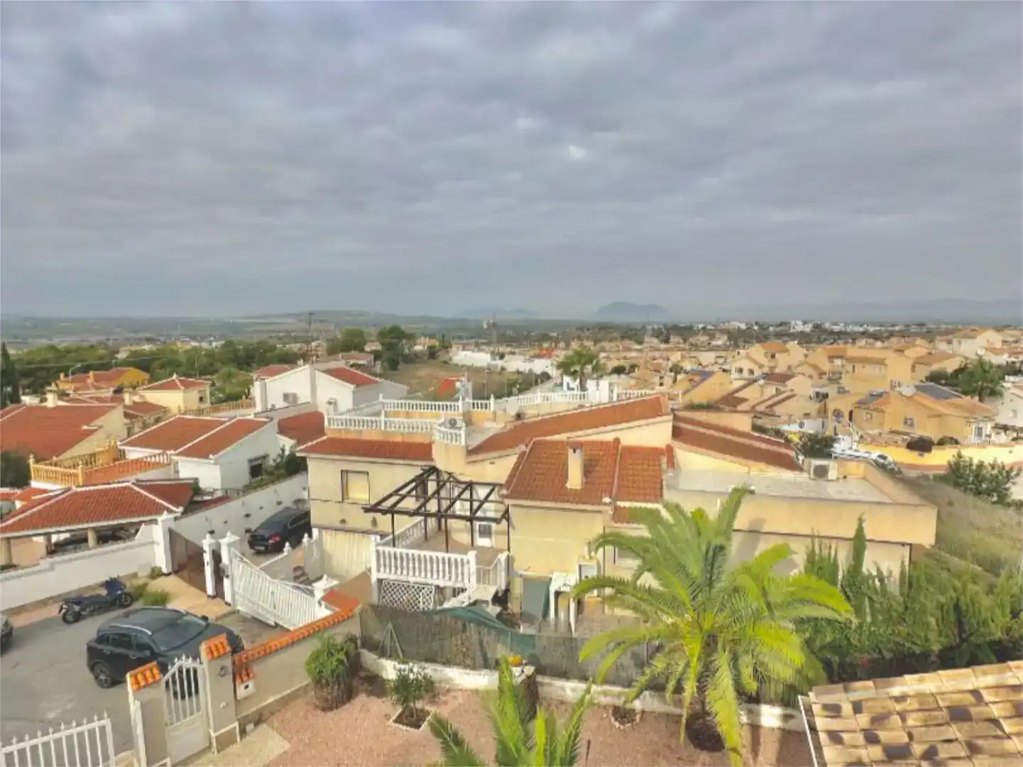Vista exterior de Casa o xalet en venda en Rojales amb Aire condicionat, Jardí privat i Traster