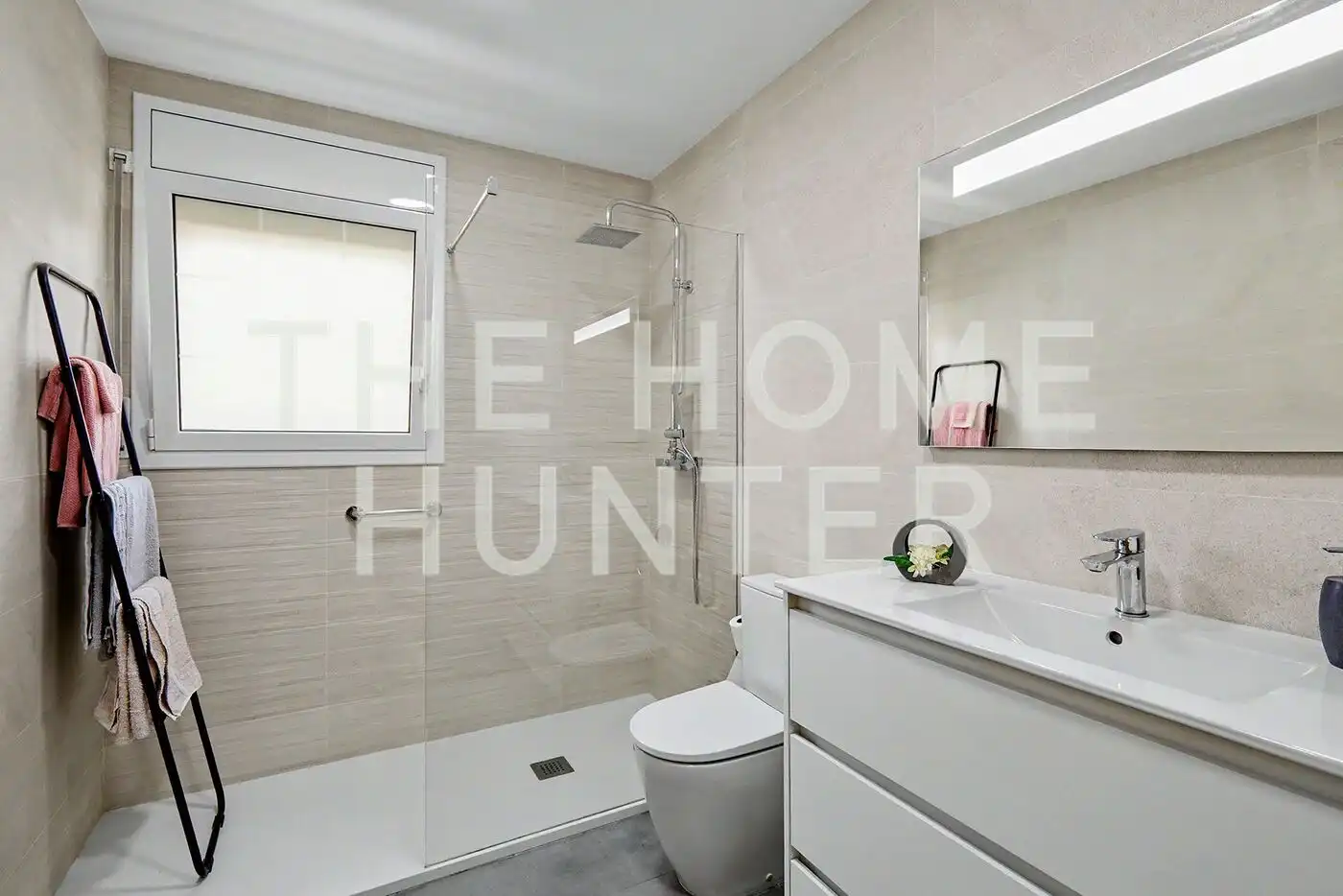 Bathroom of Houses for sale in Barcelona  with Air Conditioner, Heating and Private garden