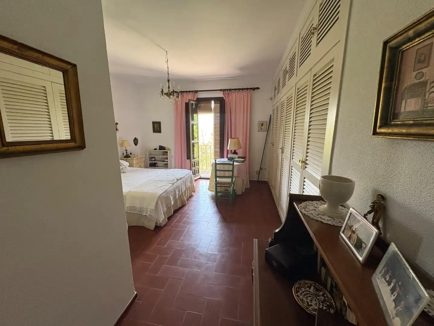 Dormitori de Casa o xalet en venda en Córdoba amb Aire condicionat, Jardí privat i Piscina