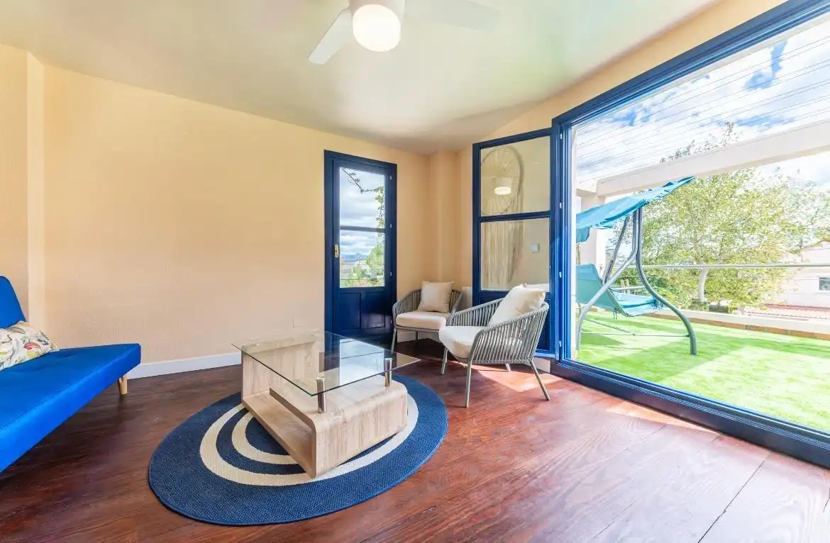 Sala d'estar de Casa o xalet en venda en Alicante / Alacant amb Jardí privat, Terrassa i Traster