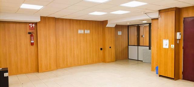 Local comercial en Venta en Calle de Lluís Sagnier en El Guinardó