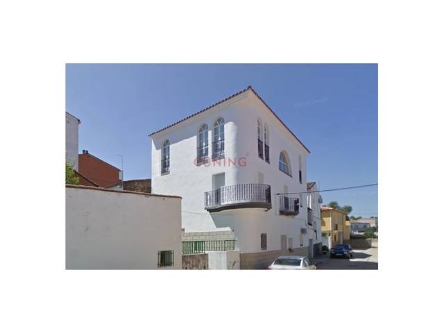 Casa-chalet en Venta en N/A en Alcuéscar