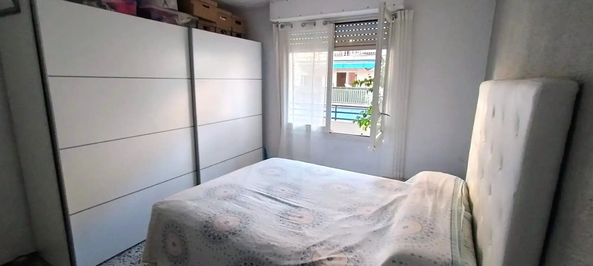 Habitación de Piso en venta en Alicante / Alacant con Terraza y Balcón