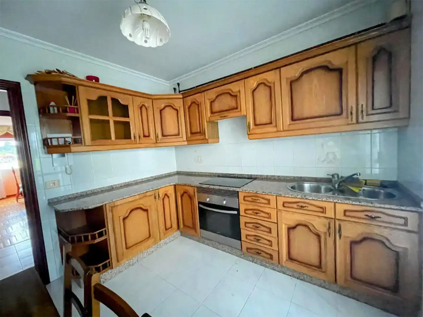 Cocina de Piso en venta en Meira con Parquet, Trastero y Amueblado