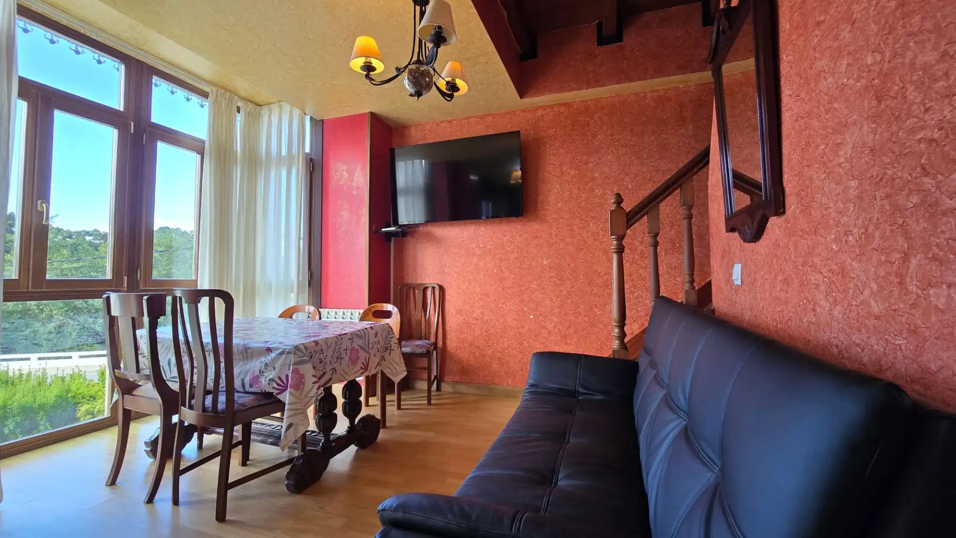 Sala d'estar de Dúplex en venda en Llanes amb Calefacció i Jardí privat