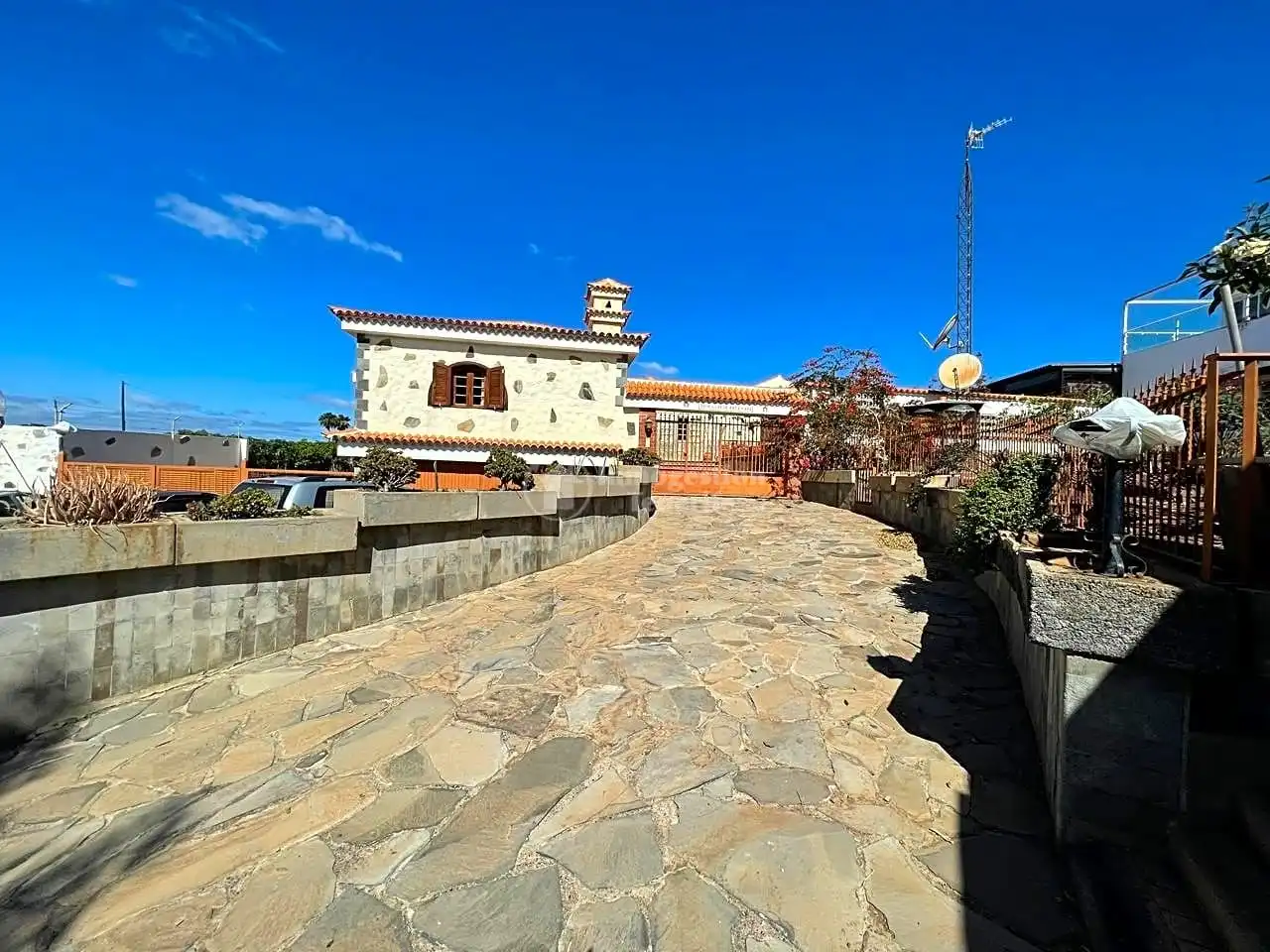 Vista exterior de Casa o chalet en venta en Arona con Jardín privado, Terraza y Piscina