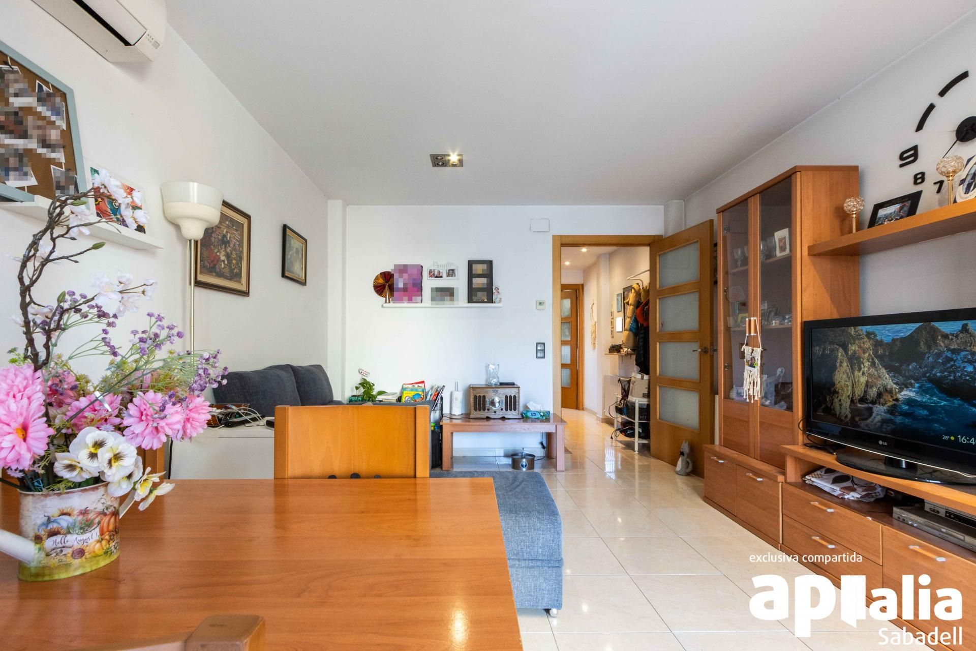 Sala d'estar de Casa o xalet en venda en Barberà del Vallès amb Aire condicionat, Calefacció i Terrassa