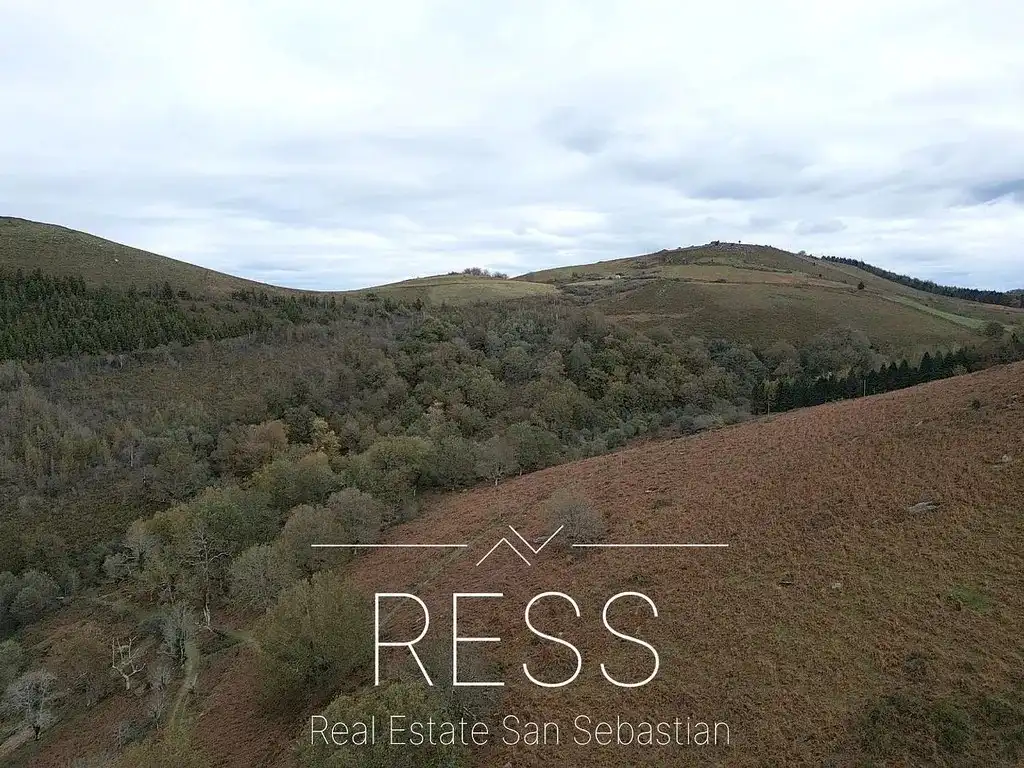 Vista exterior de Casa o xalet en venda en Etxalar amb Jardí privat, Terrassa i Balcó