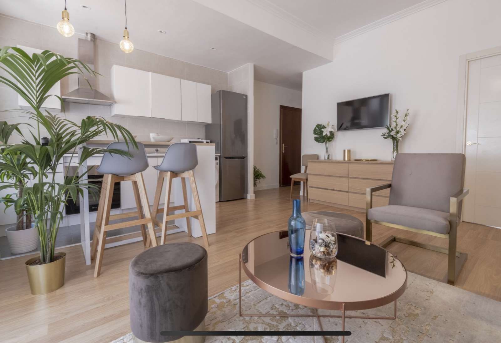 Living room of Apartment to share in  Madrid Capital  with Air Conditioner, Heating and Terrace