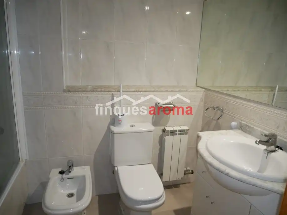 Baño de Piso de alquiler en Valls con Aire acondicionado, Amueblado y Horno