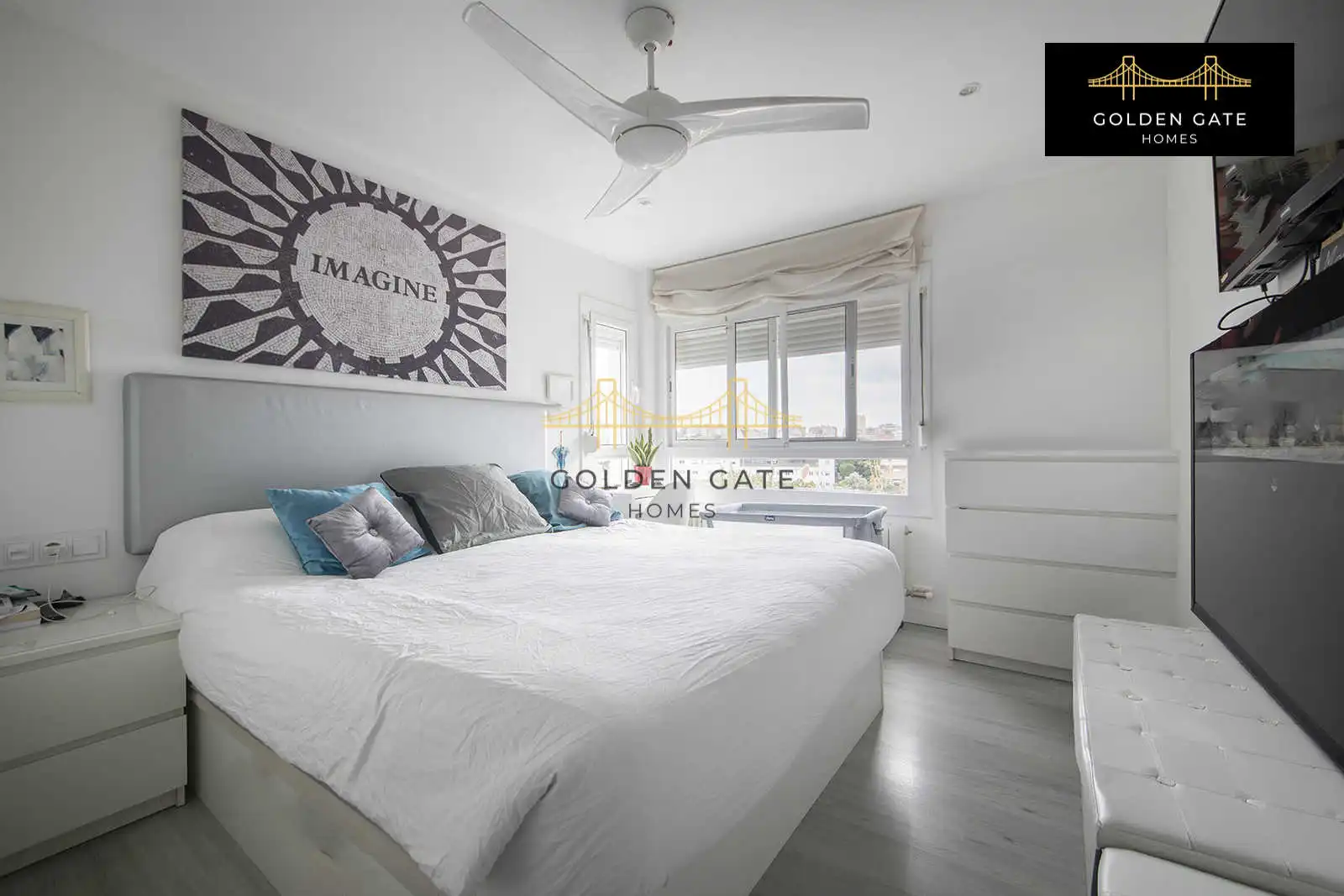 Bedroom of Flat for sale in El Masnou  with Air Conditioner, Heating and Parquet flooring