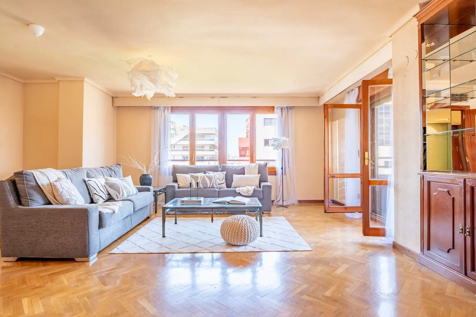 Living room of Flat for sale in Zaragoza  with Air Conditioner, Heating and Terrace